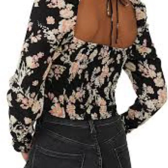 Free People Hilary Smocked Floral Top/Ruched Sleeve/NWT M - Picture 2 of 12